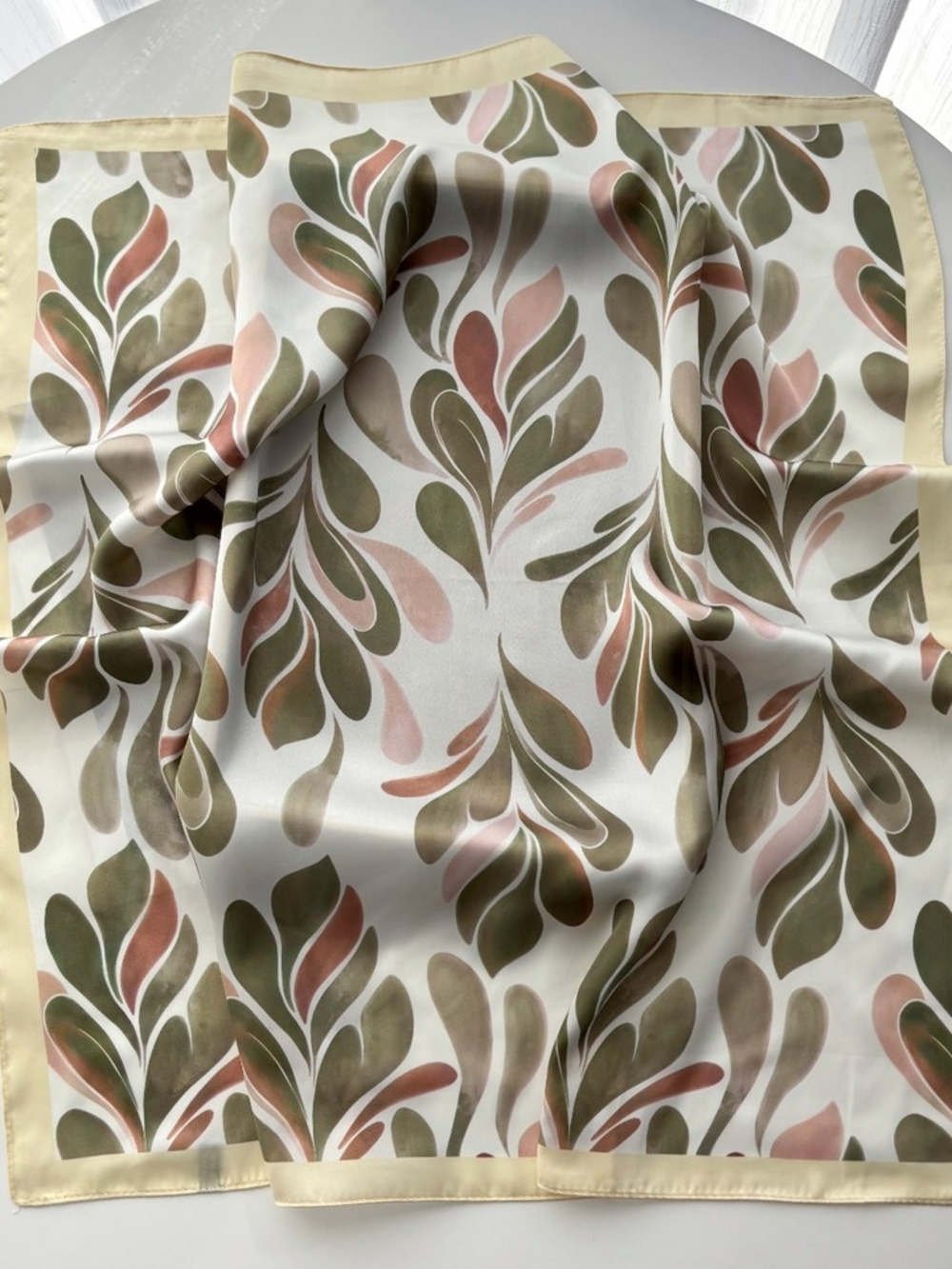 Silk-feel Leaf-Print Silk-Effect Scarf in Olive & Blush Head, Neck 70*70cm
